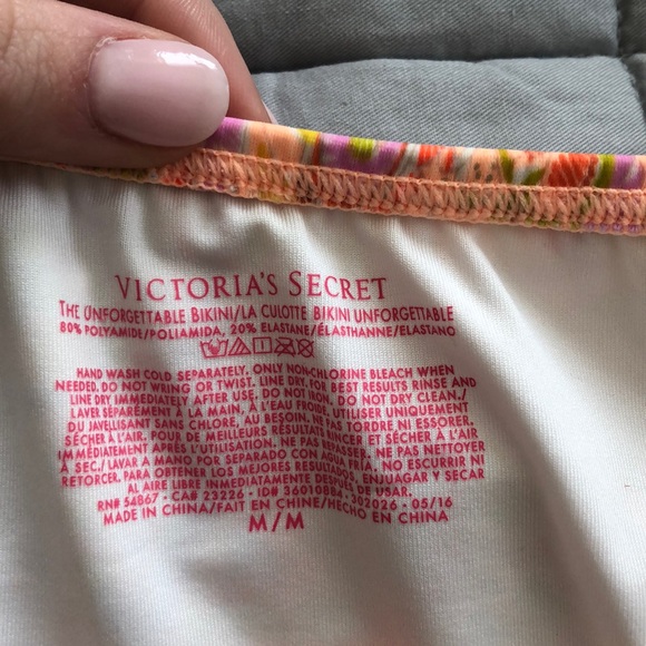 Victoria Secret Bikini - Picture 3 of 4